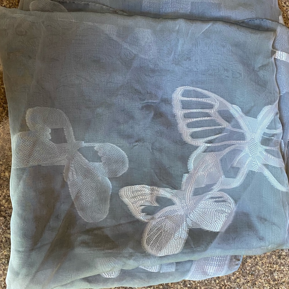 Chopard Printed Silk Scarf - Picture 4 of 12